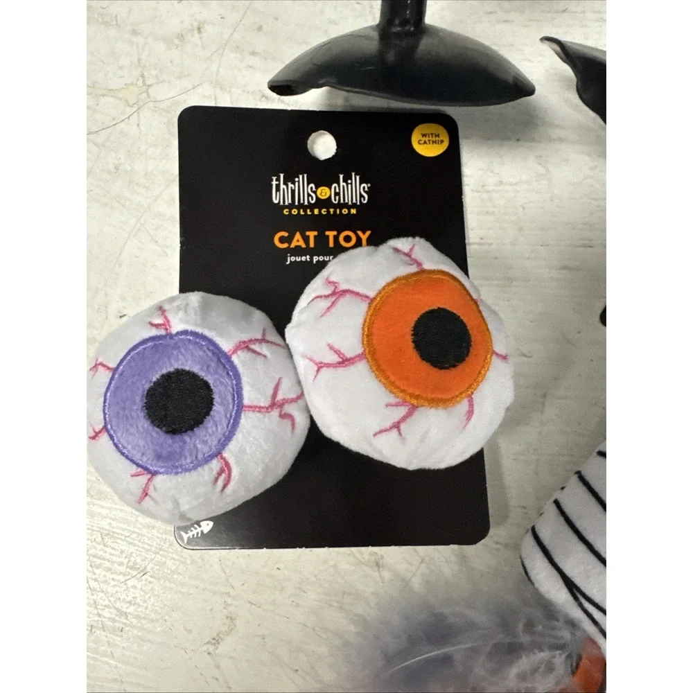 Bundle Lot Of 4 Chills Thrills CAT TOYS Halloween Plush Catnip Bells Feathers‎